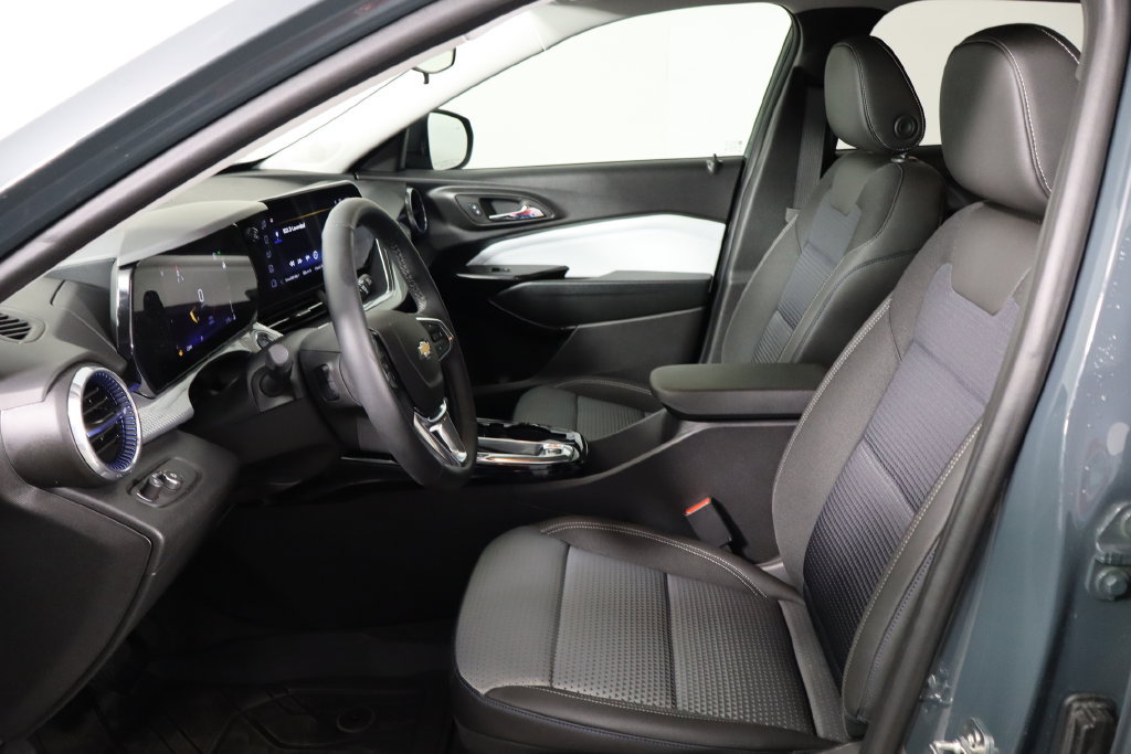 Used 2026 Chevrolet Trax LT w/ Driver Confidence Package FWD image 14