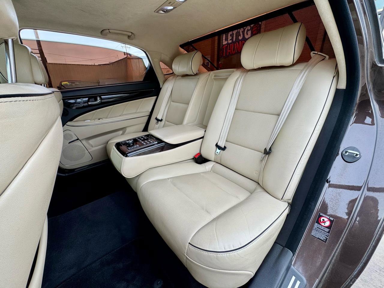 Used 2016 Hyundai Equus Signature image 51