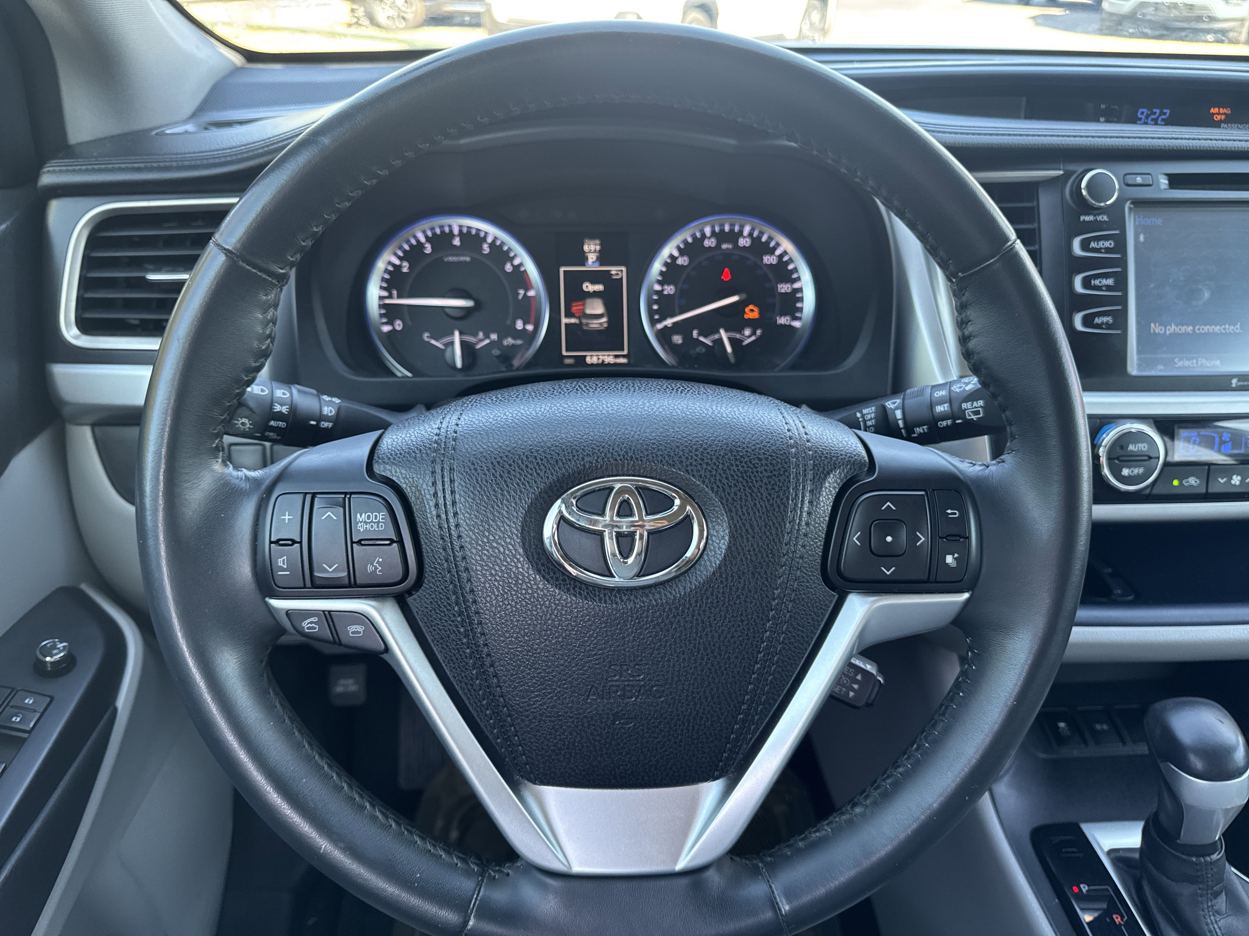 Used 2016 Toyota Highlander XLE FWD image 11