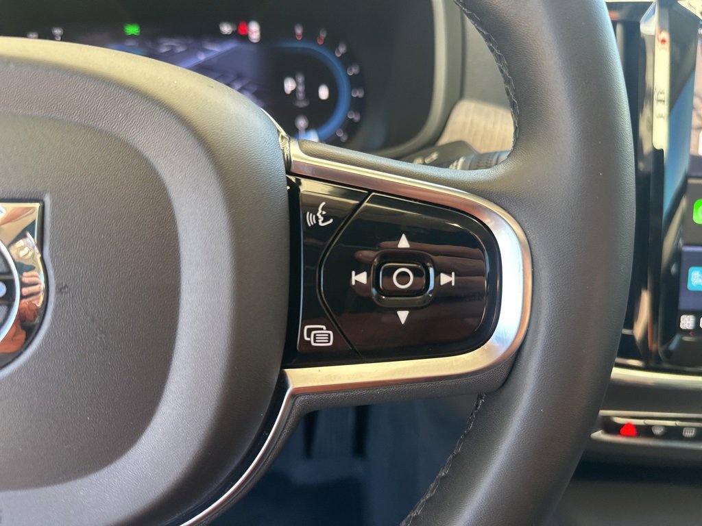 Used 2024 Volvo S90 B6 Plus image 20