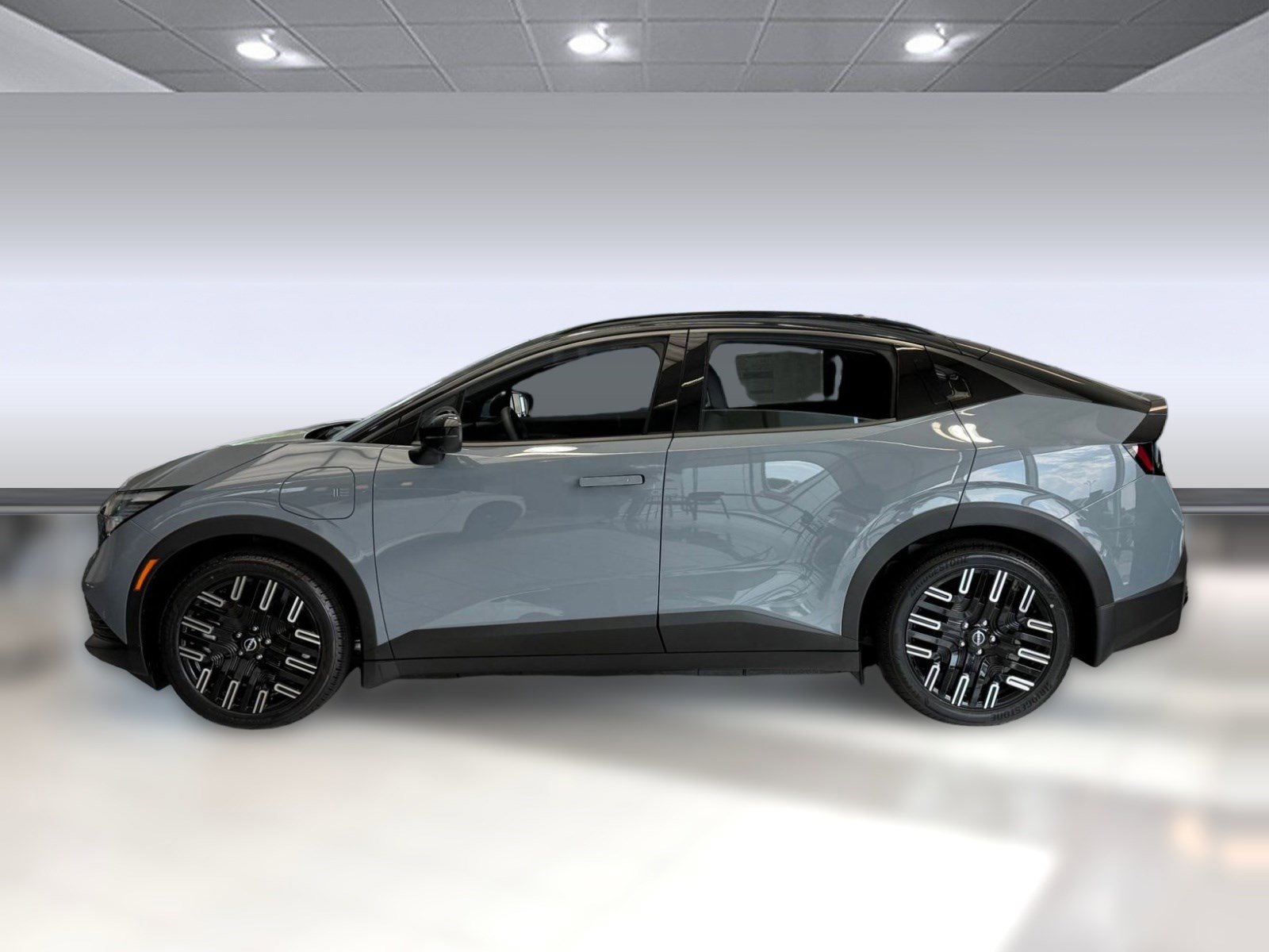 New 2026 Nissan Leaf Platinum+ FWD image 2