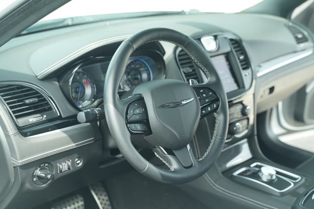 Used 2023 Chrysler 300 C RWD image 28