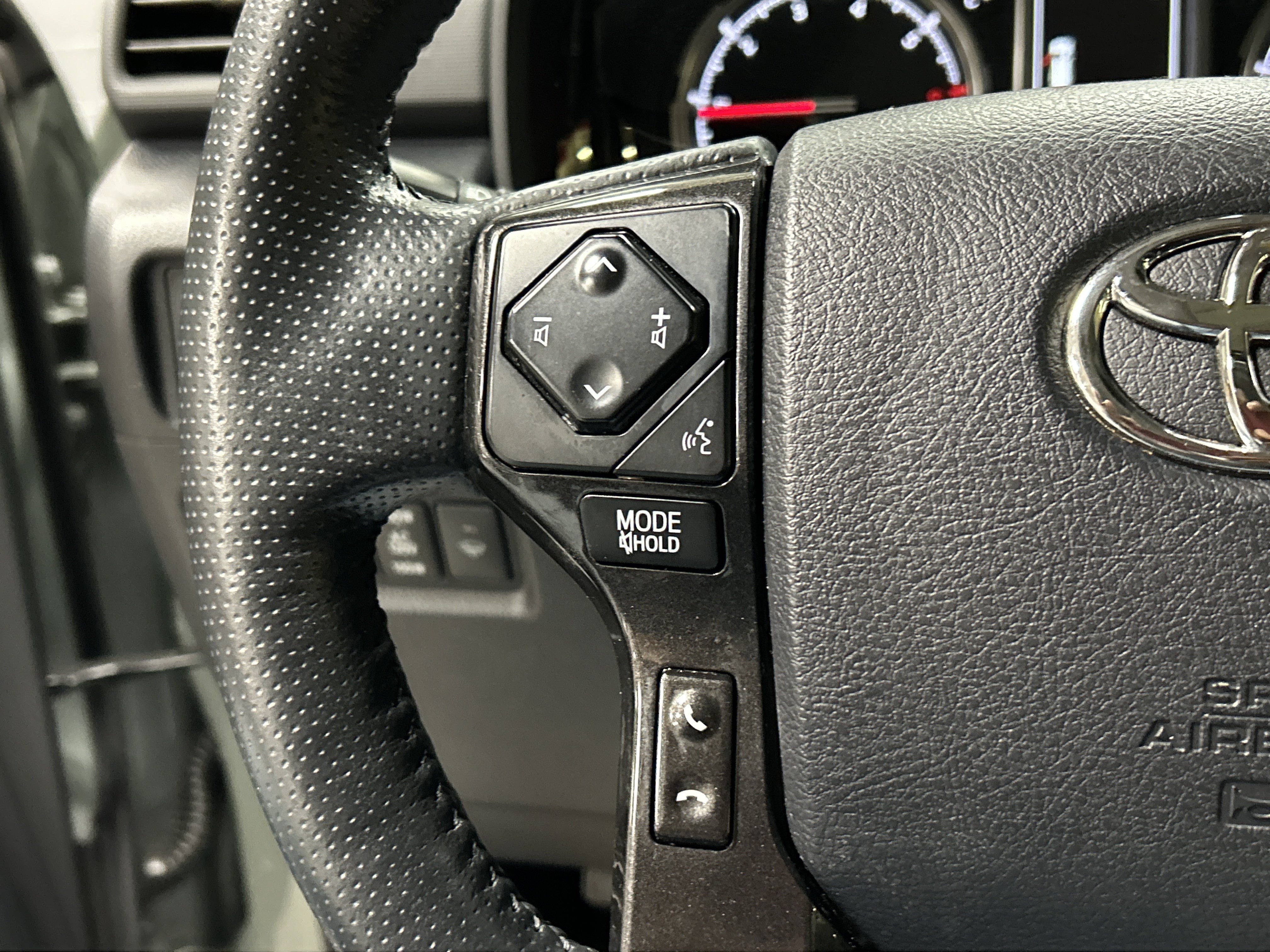 Used 2023 Toyota 4Runner TRD Off-Road Premium w/ Moonroof Package AWD/4WD image 19