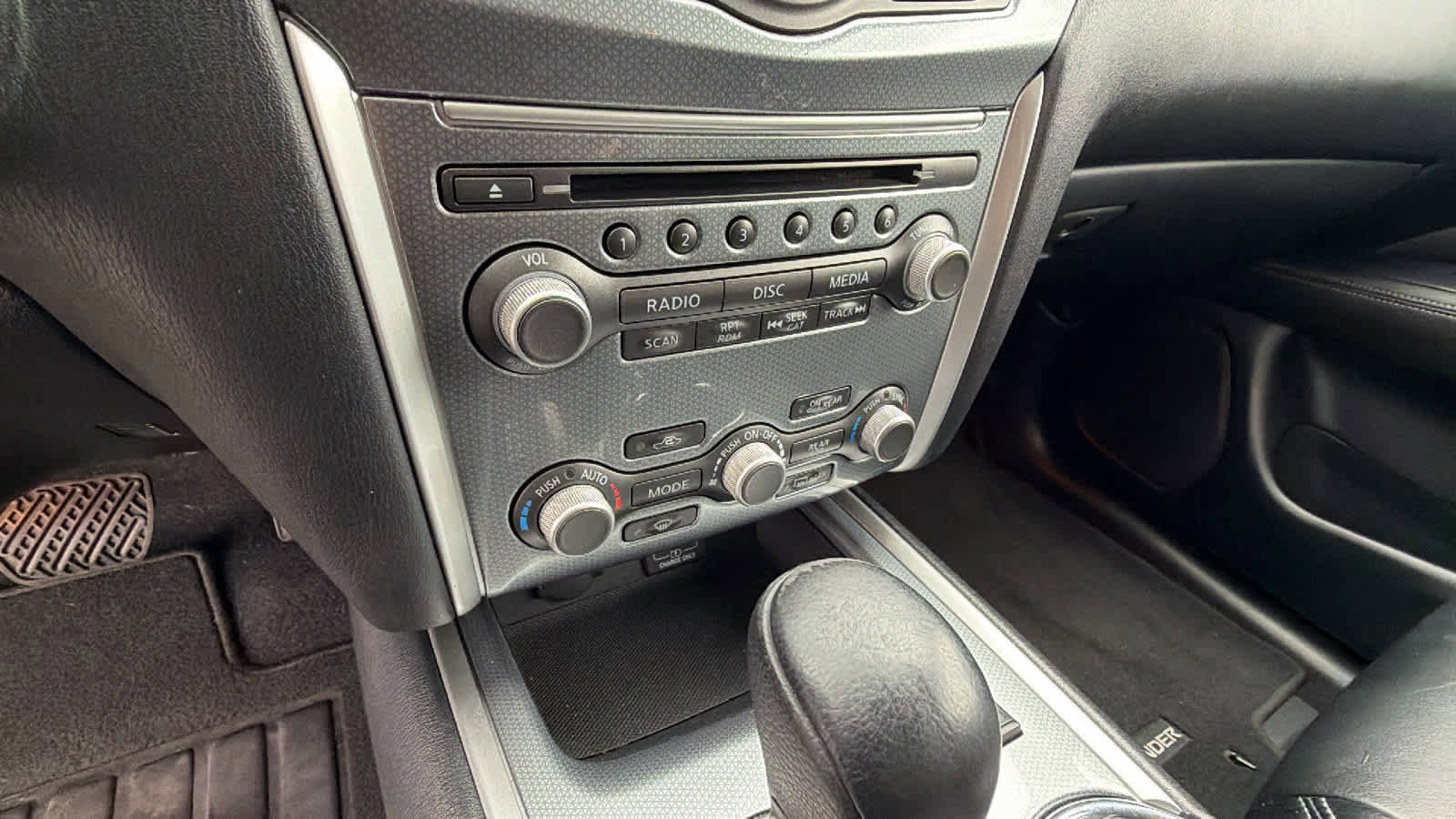 Used 2019 Nissan Pathfinder SL image 14