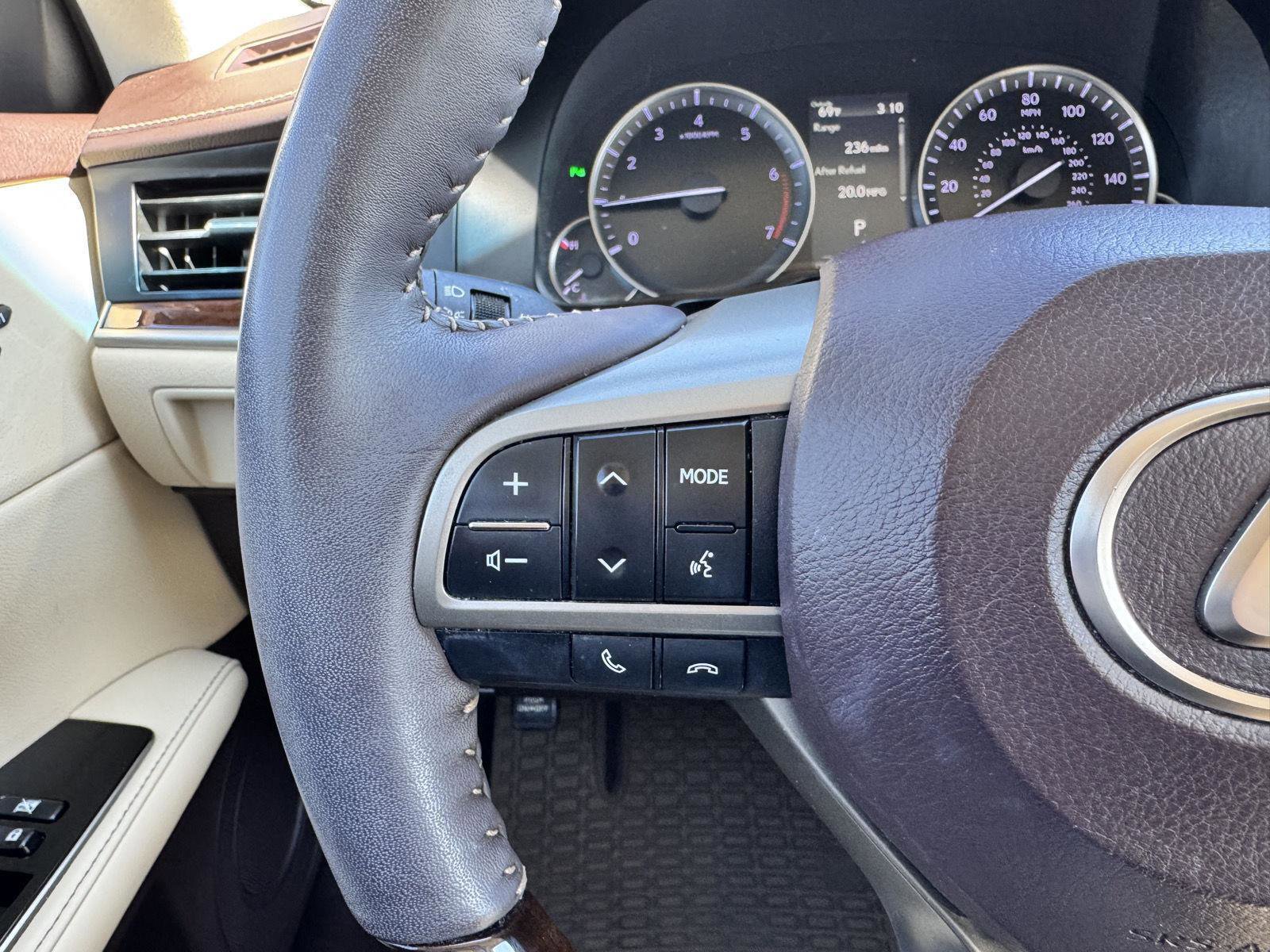 Used 2018 Lexus ES 350 w/ Luxury Package w/Wood Trim image 11