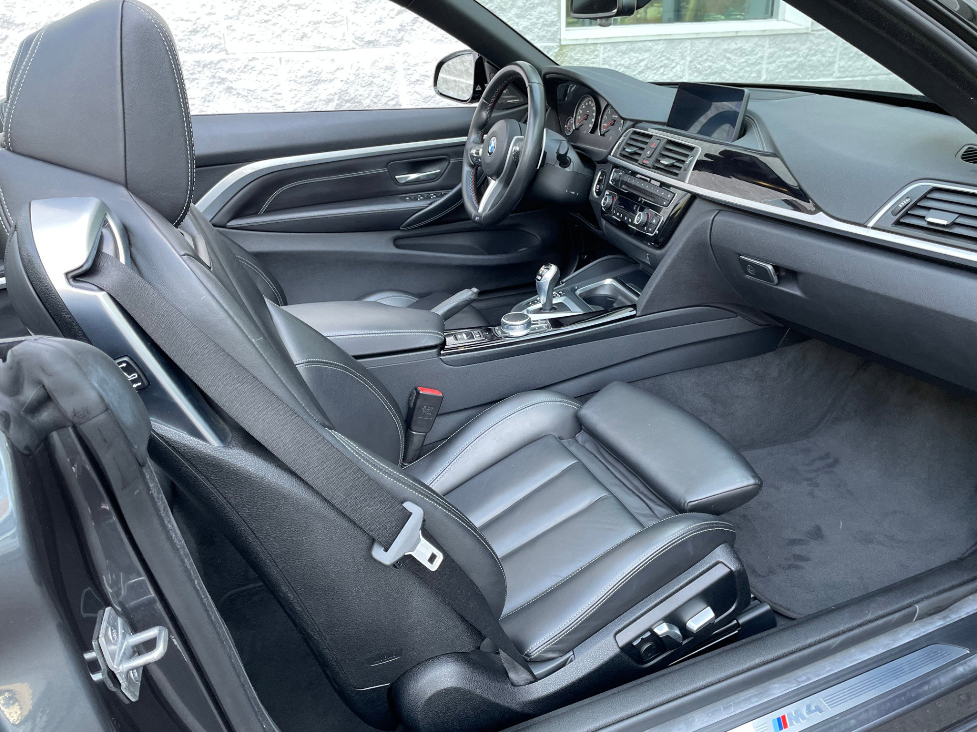 Used 2018 BMW M4 Convertible RWD image 42
