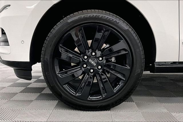 Used 2024 Lincoln Navigator Reserve w/ Monochromatic Package image 9