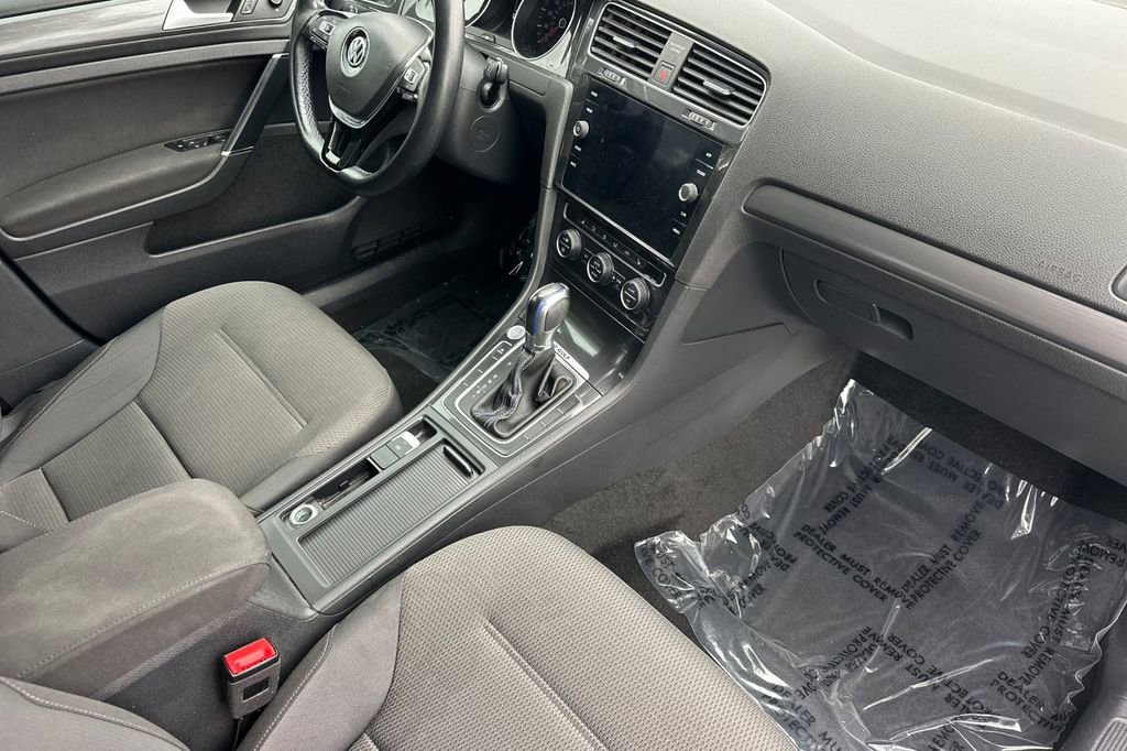 Used 2019 Volkswagen e-Golf SE image 13