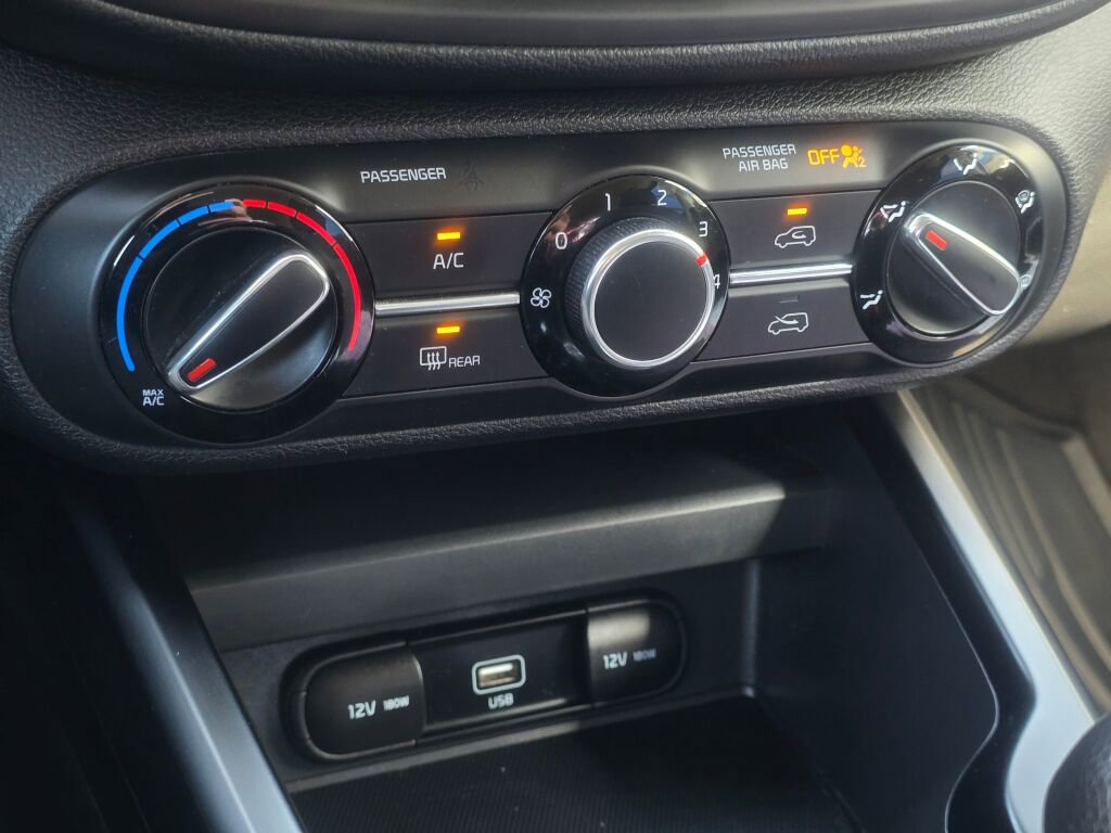 Used 2020 Kia Soul LX FWD image 29