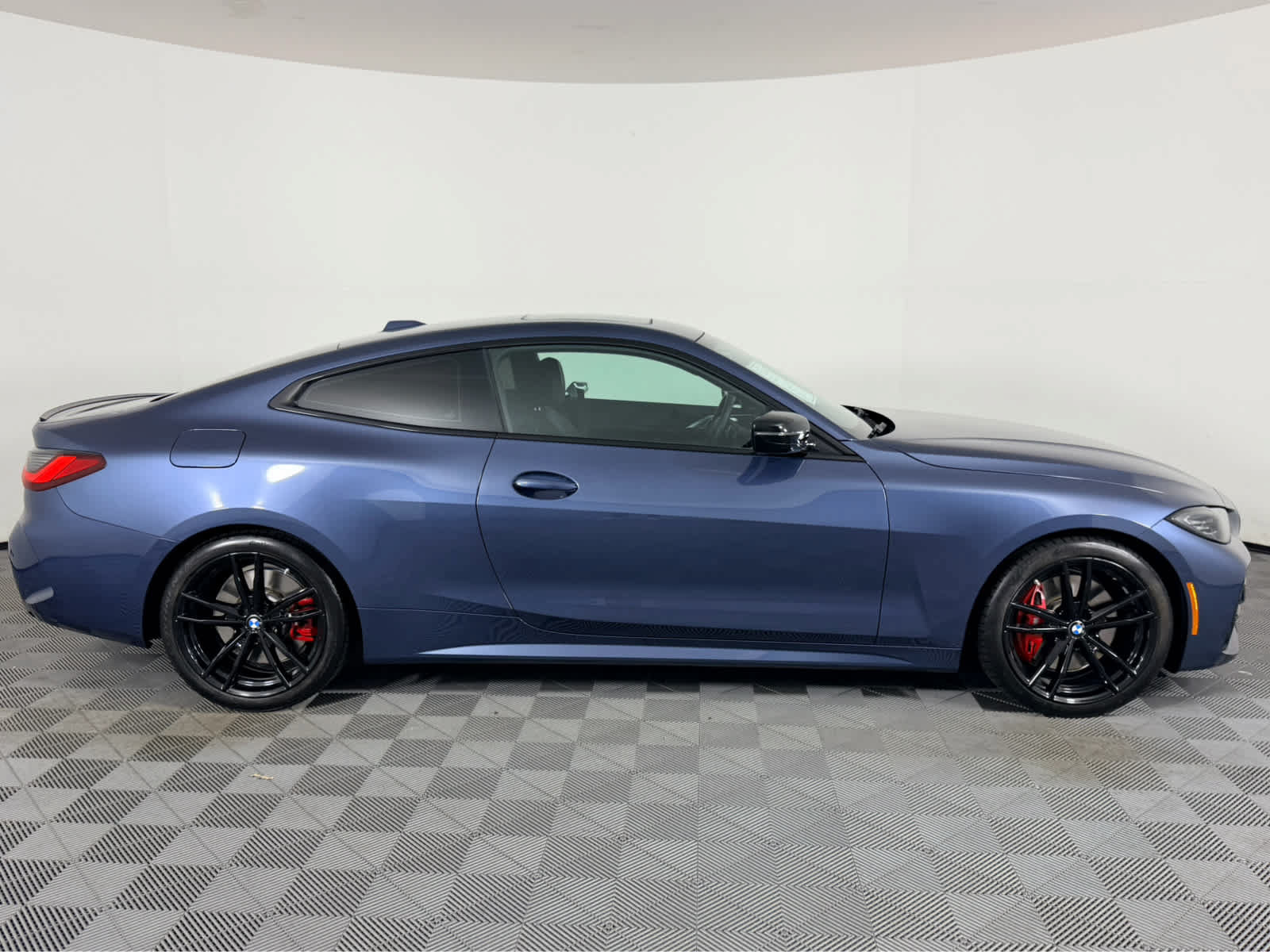 Used 2024 BMW M440i Coupe w/ Premium Package RWD image 2