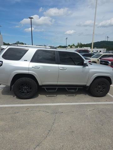 Used 2022 Toyota 4Runner SR5 AWD/4WD image 24