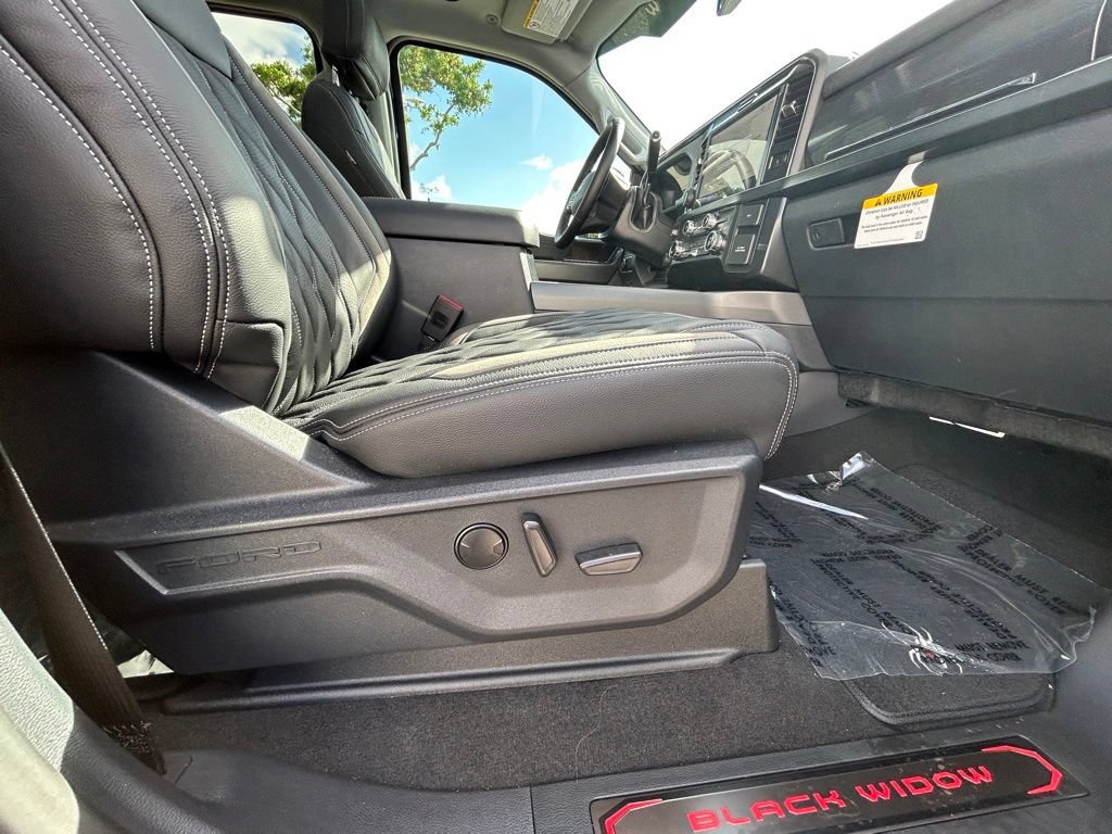 New 2026 Ford F250 Lariat w/ Black Appearance Package AWD/4WD image 30