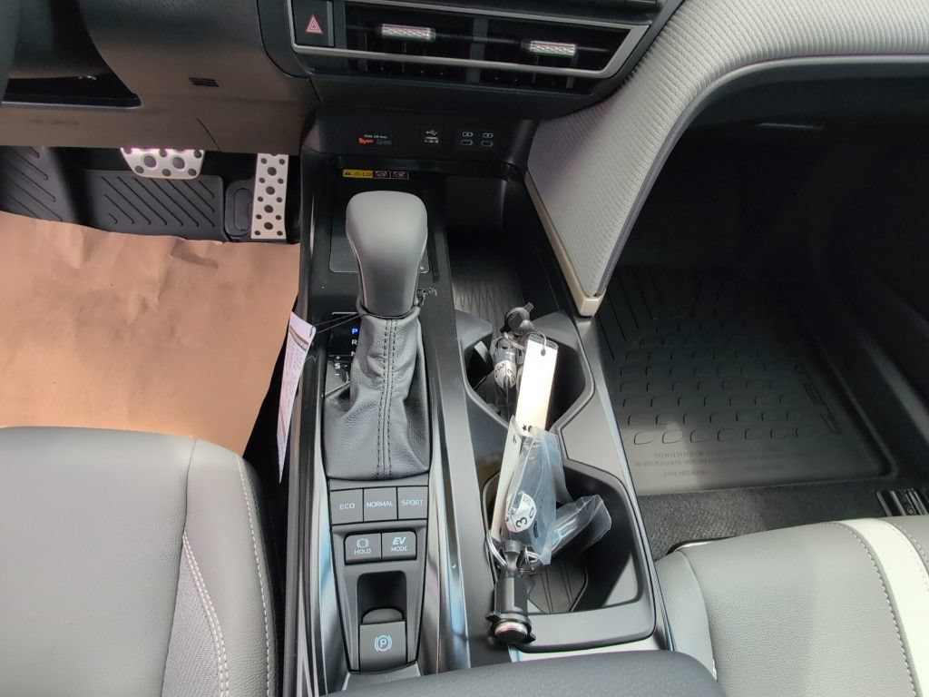 Certified 2026 Toyota Camry SE w/ Convenience Package FWD image 22