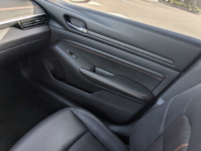 Used 2021 Nissan Altima 2.5 SR w/ SR Premium Package FWD image 16