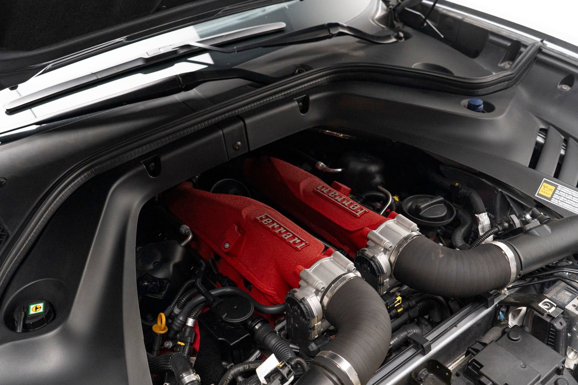 Used 2016 Ferrari California T RWD image 56