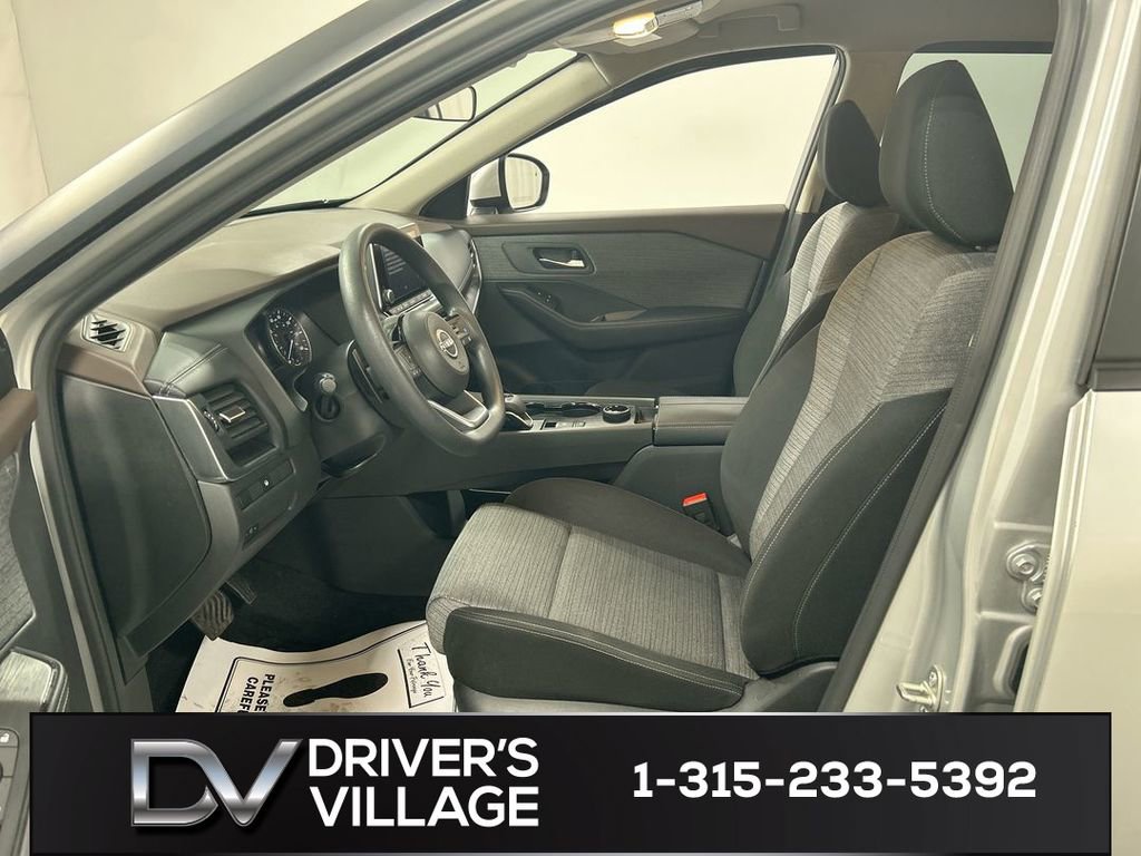 Certified 2023 Nissan Rogue SV image 9