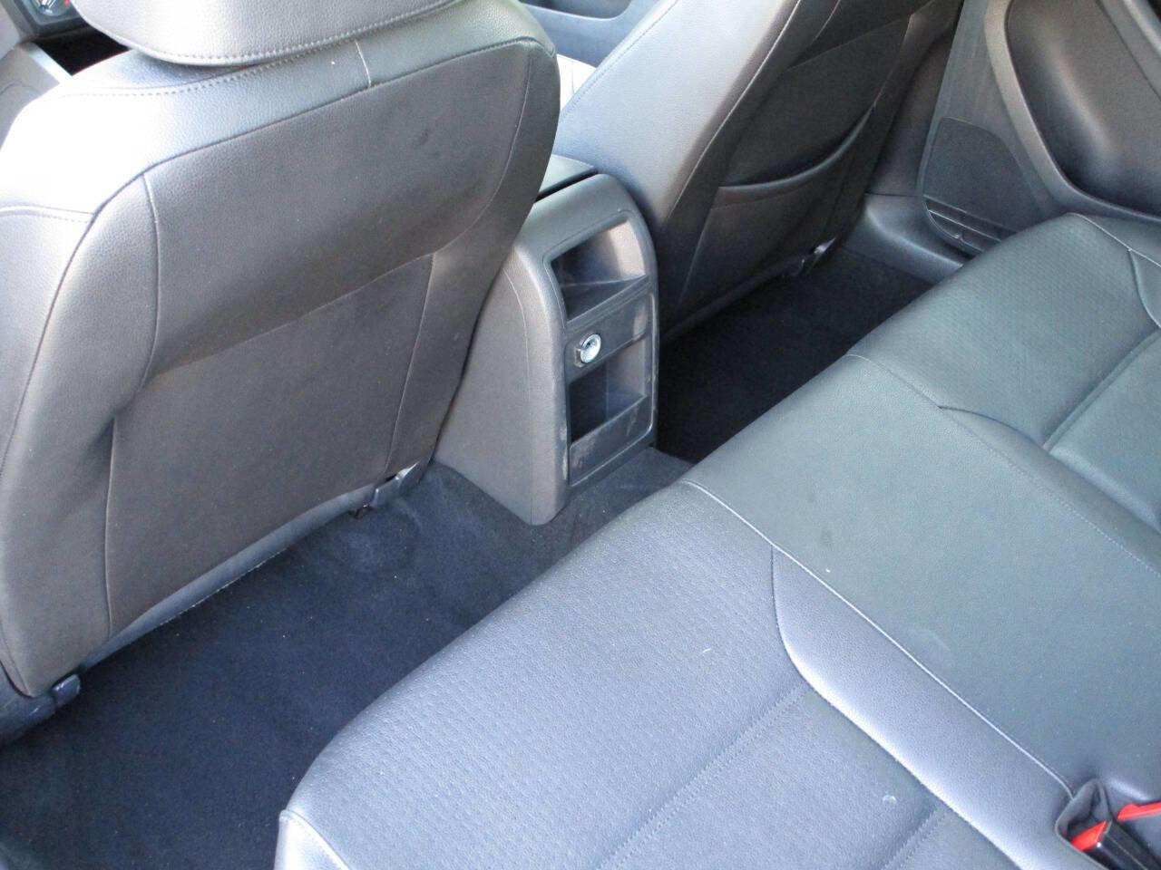 Used 2017 Volkswagen Jetta SE FWD image 12