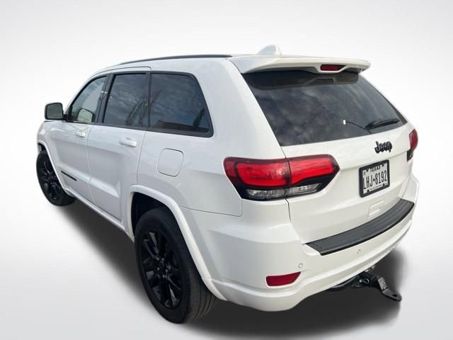 Used 2018 Jeep Grand Cherokee Altitude RWD image 7
