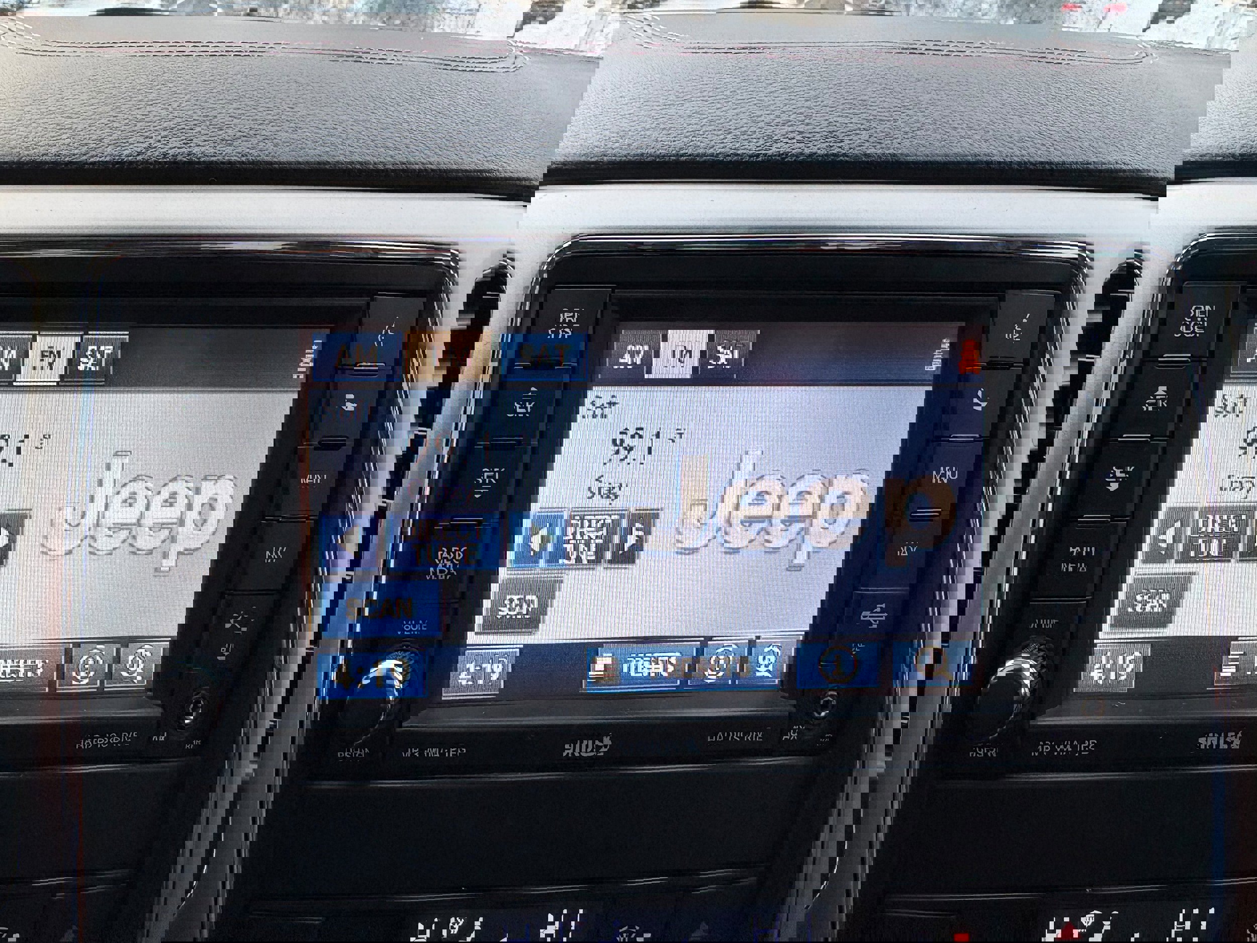 Used 2012 Jeep Grand Cherokee Overland image 38