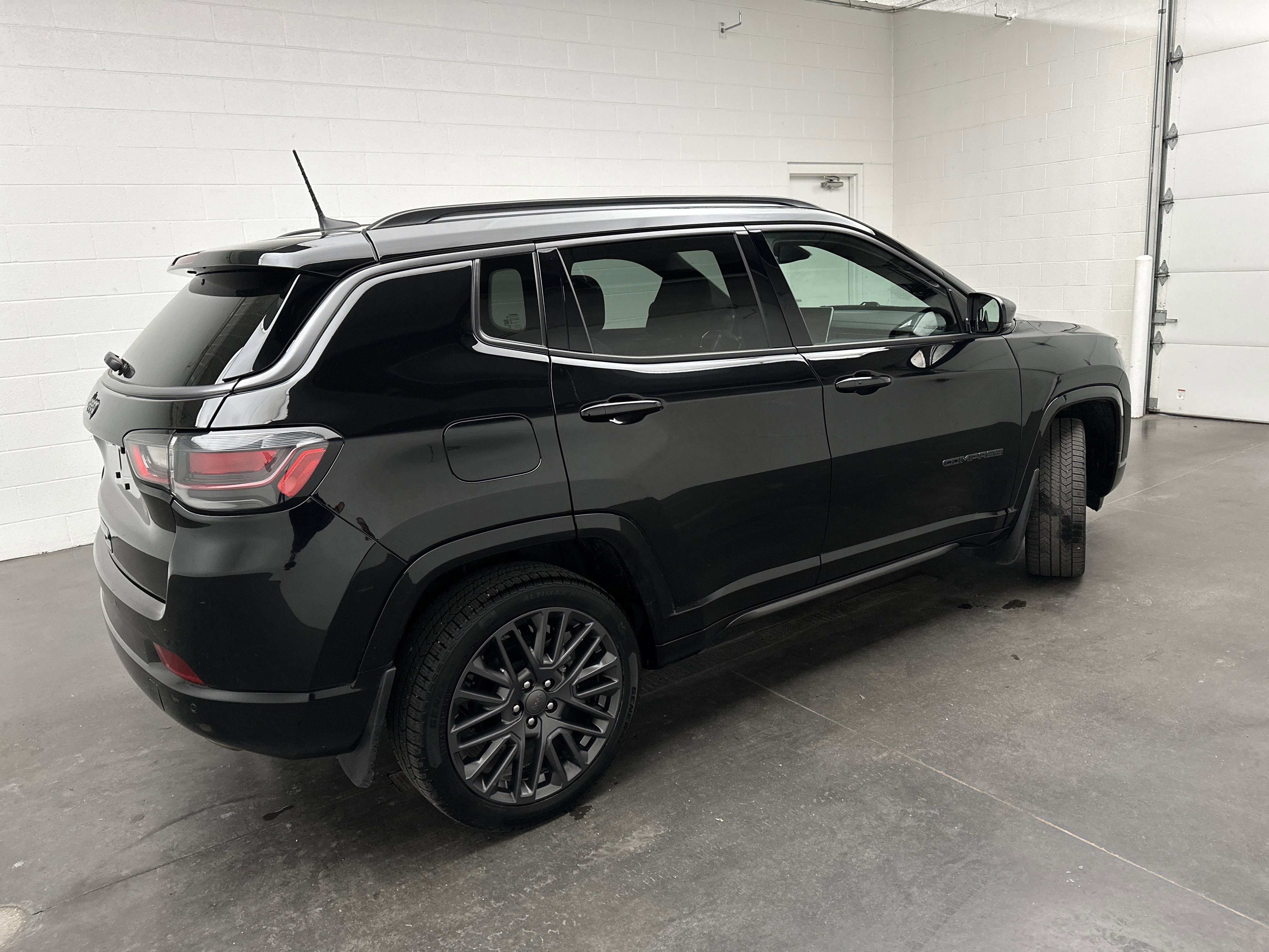 Used 2022 Jeep Compass High Altitude AWD/4WD image 9