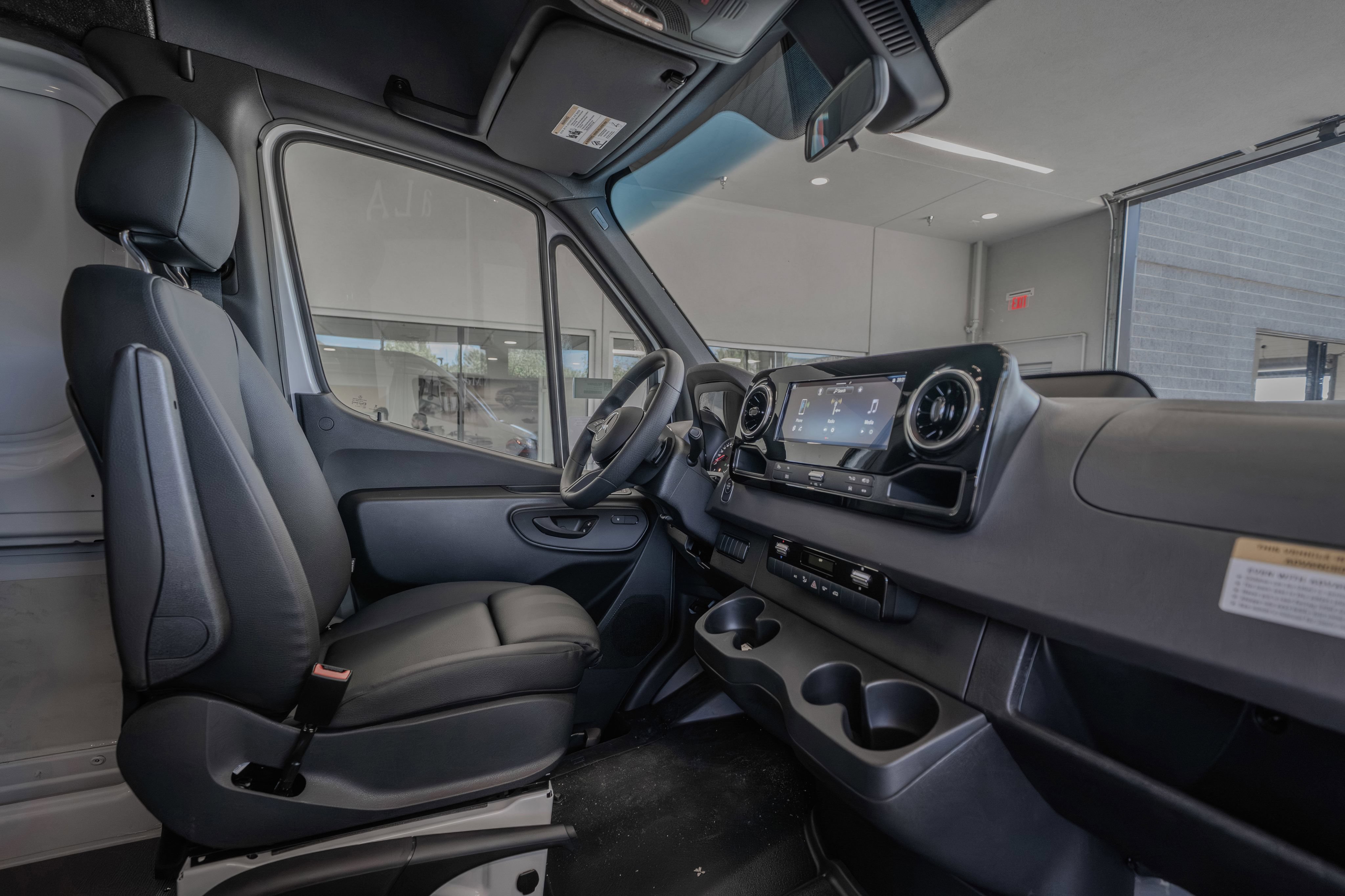 Used 2025 Mercedes-Benz Sprinter 2500 image 17