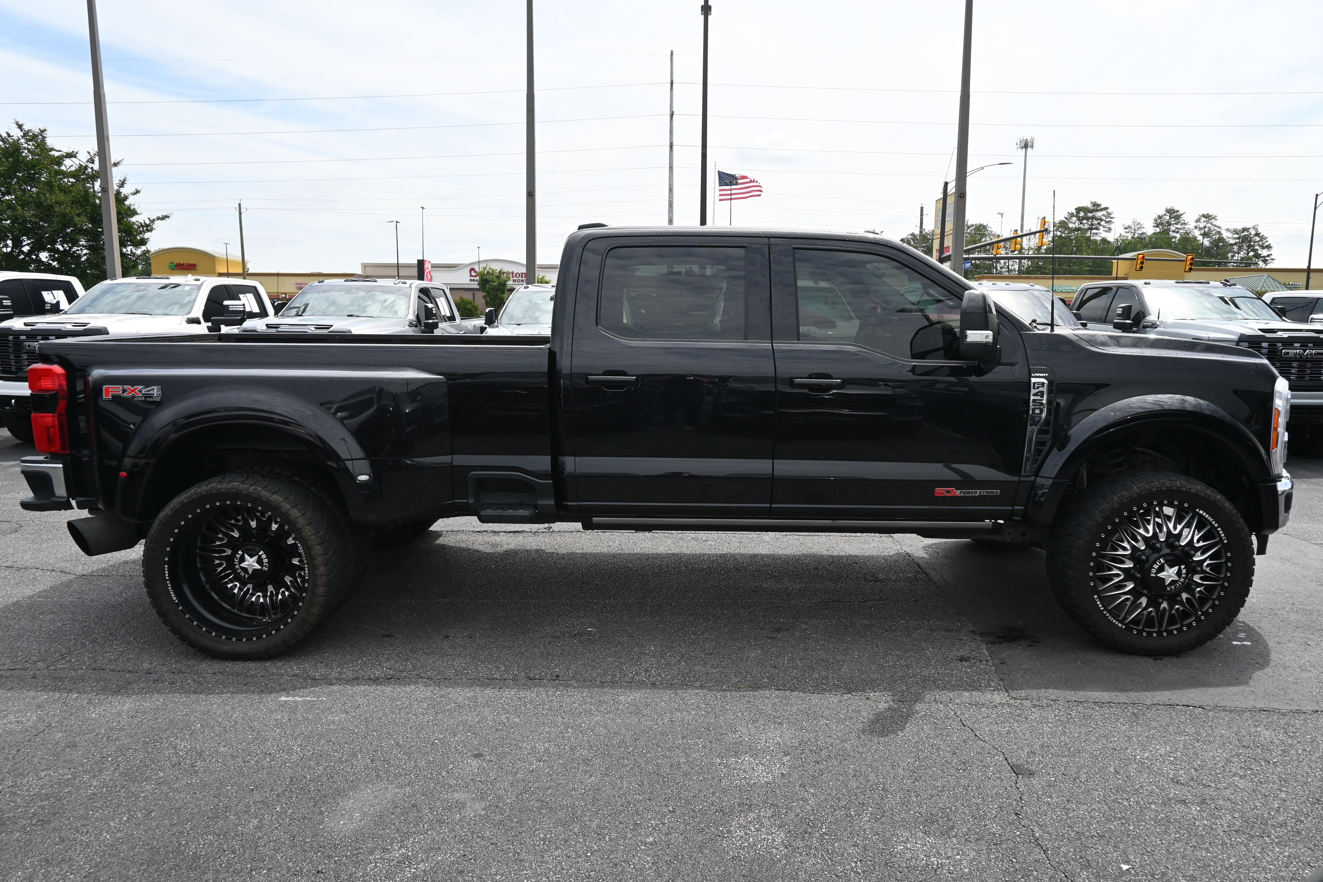 Used 2023 Ford F450 Lariat w/ Lariat Ultimate Package AWD/4WD image 13