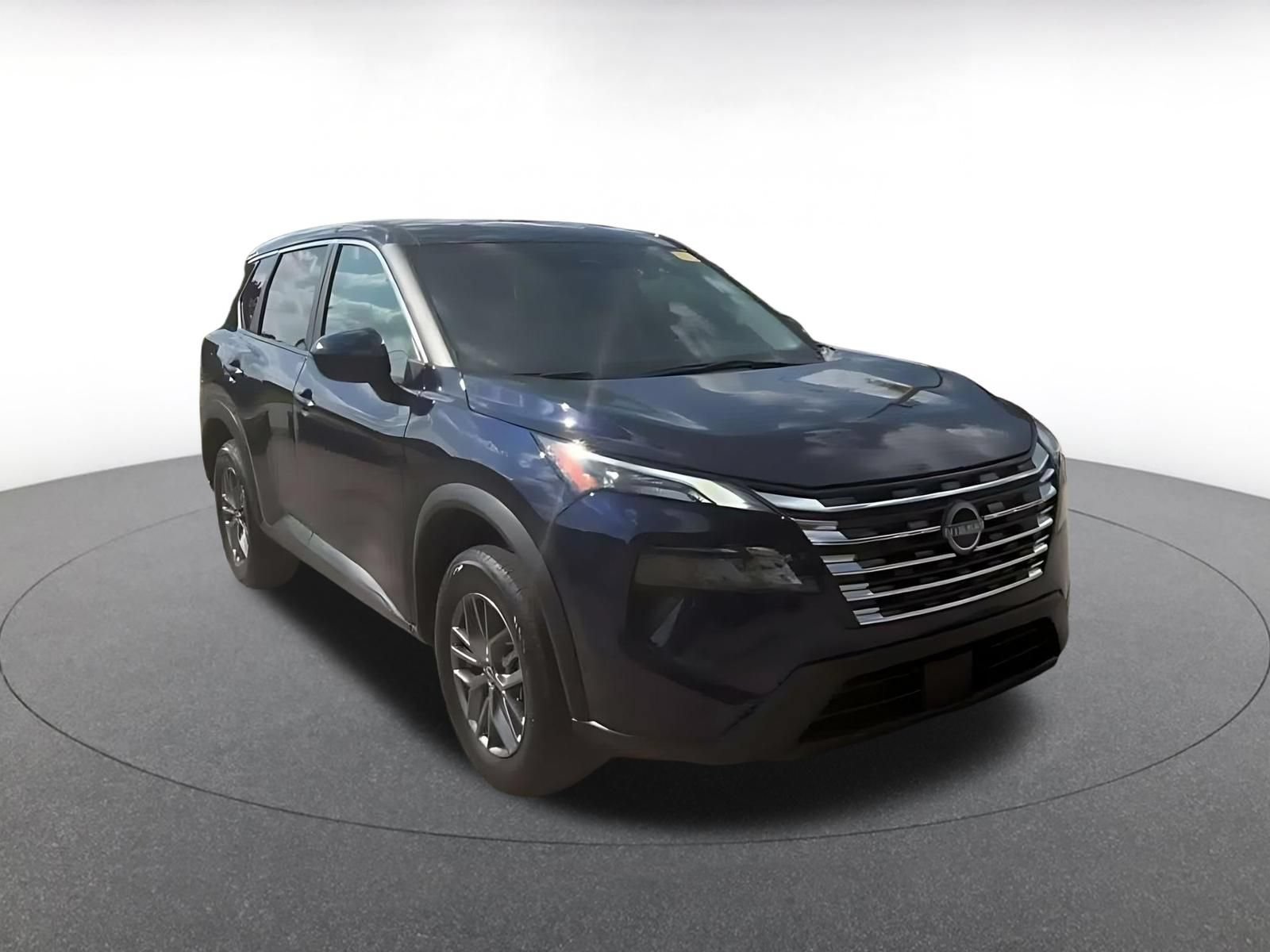 Used 2026 Nissan Rogue SV FWD image 3