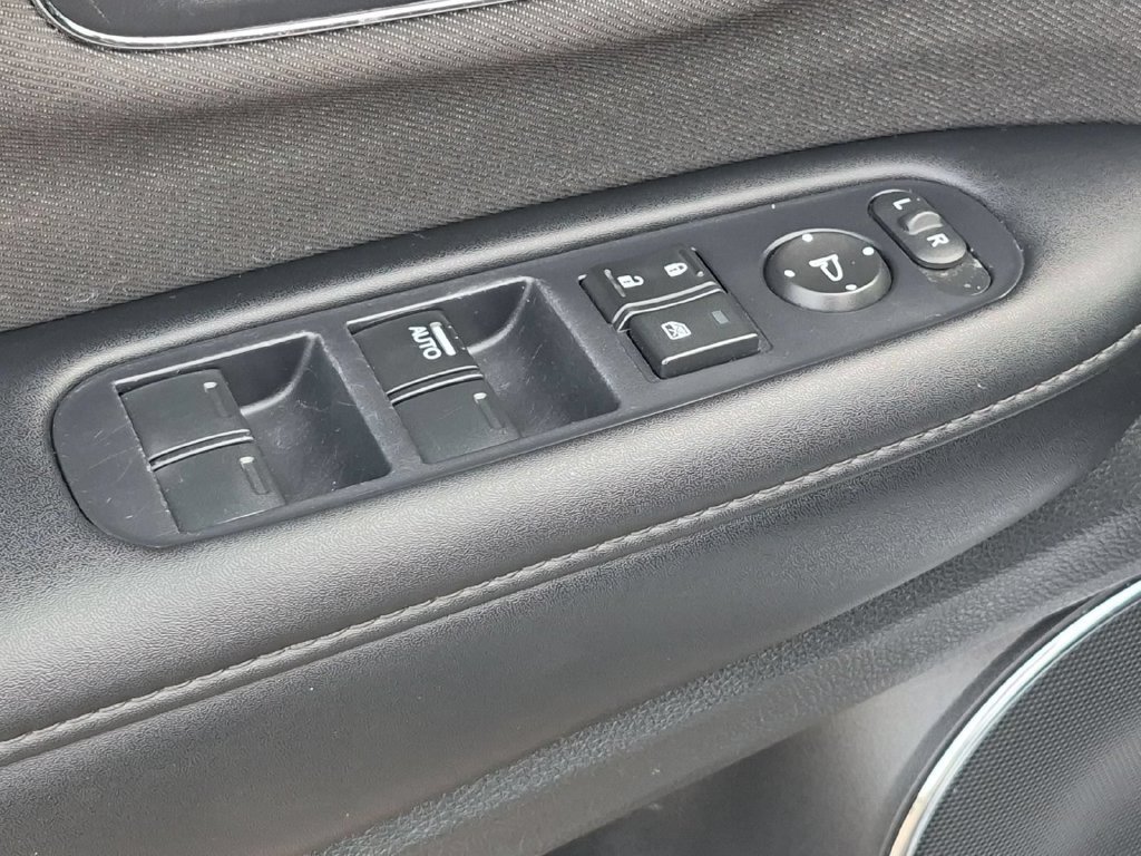 Used 2019 Honda HR-V EX image 16
