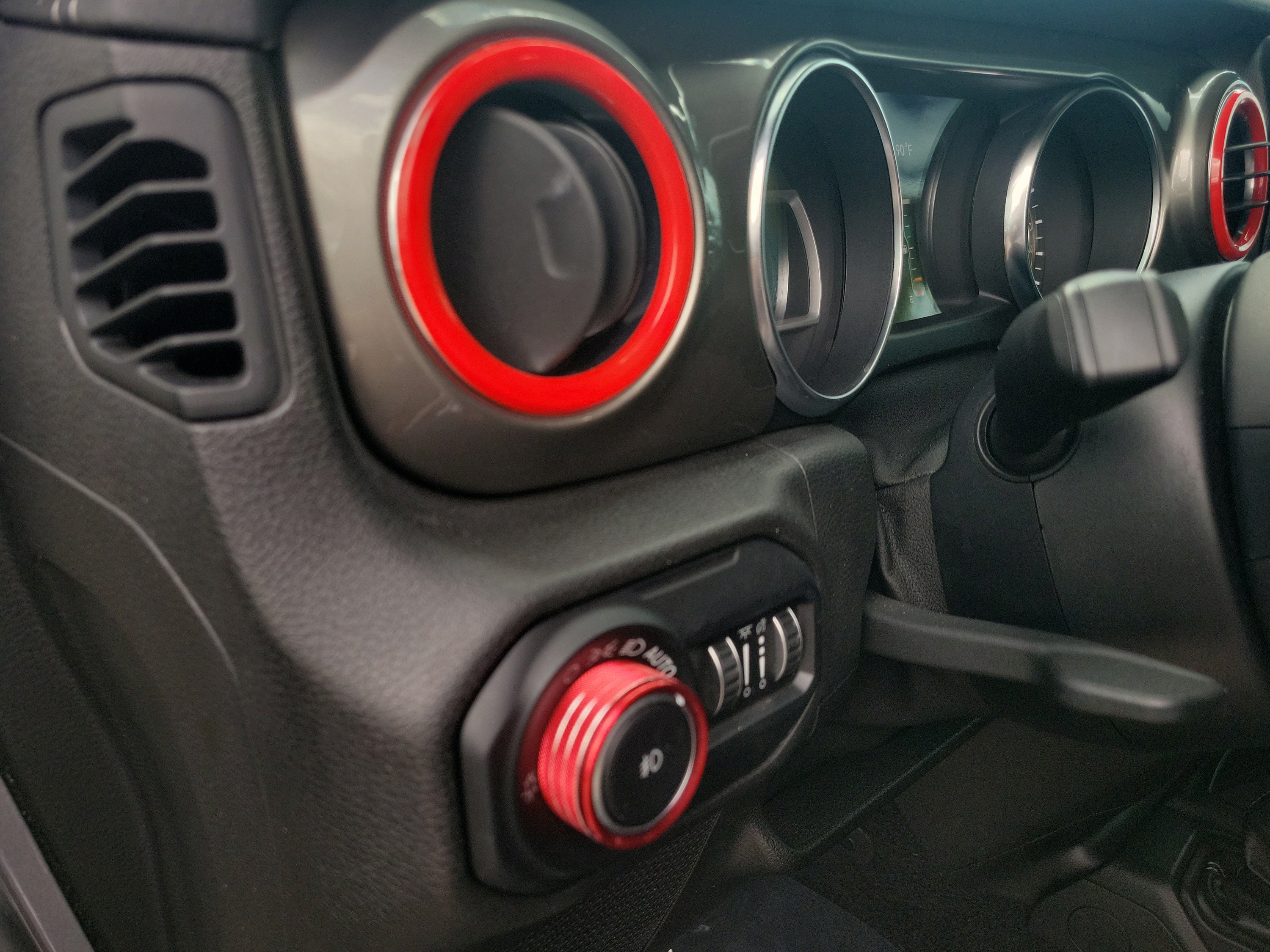 Used 2020 Jeep Wrangler Unlimited Sahara AWD/4WD image 19
