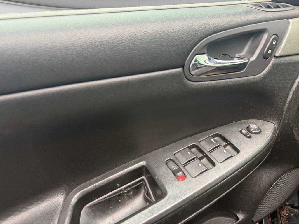 Used 2009 Chevrolet Impala Police FWD image 18