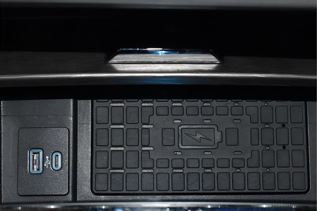 Used 2024 Ford Expedition Limited image 20