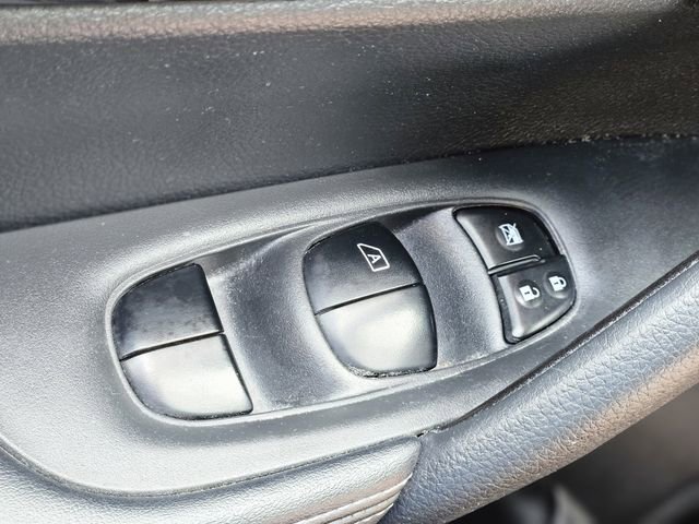 Certified 2018 Nissan Rogue S image 21