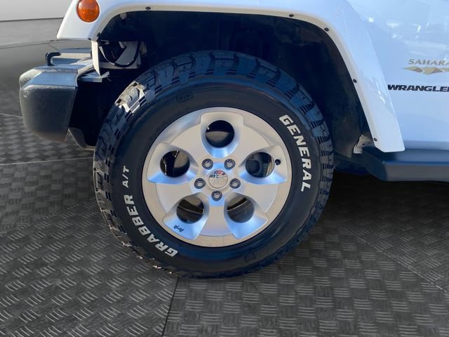 Used 2015 Jeep Wrangler Sahara w/ Connectivity Group AWD/4WD image 29