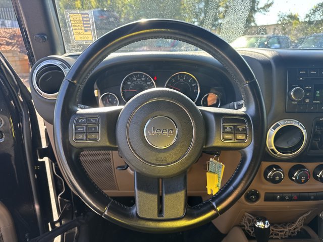 Used 2015 Jeep Wrangler Unlimited Sahara w/ Connectivity Group AWD/4WD image 22