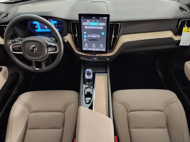 New 2027 Volvo XC60 T8 Plus AWD/4WD image 4