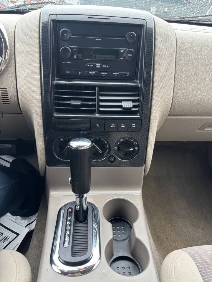 Used 2007 Ford Explorer XLT AWD/4WD image 22