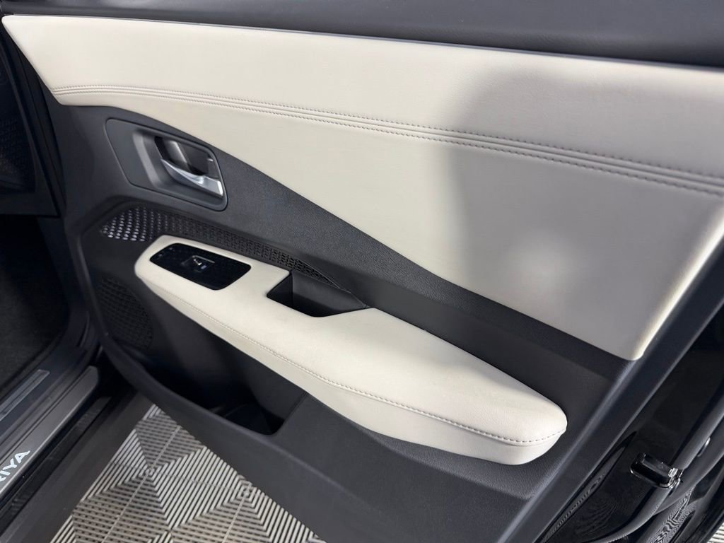 Used 2024 Nissan Ariya AWD image 33