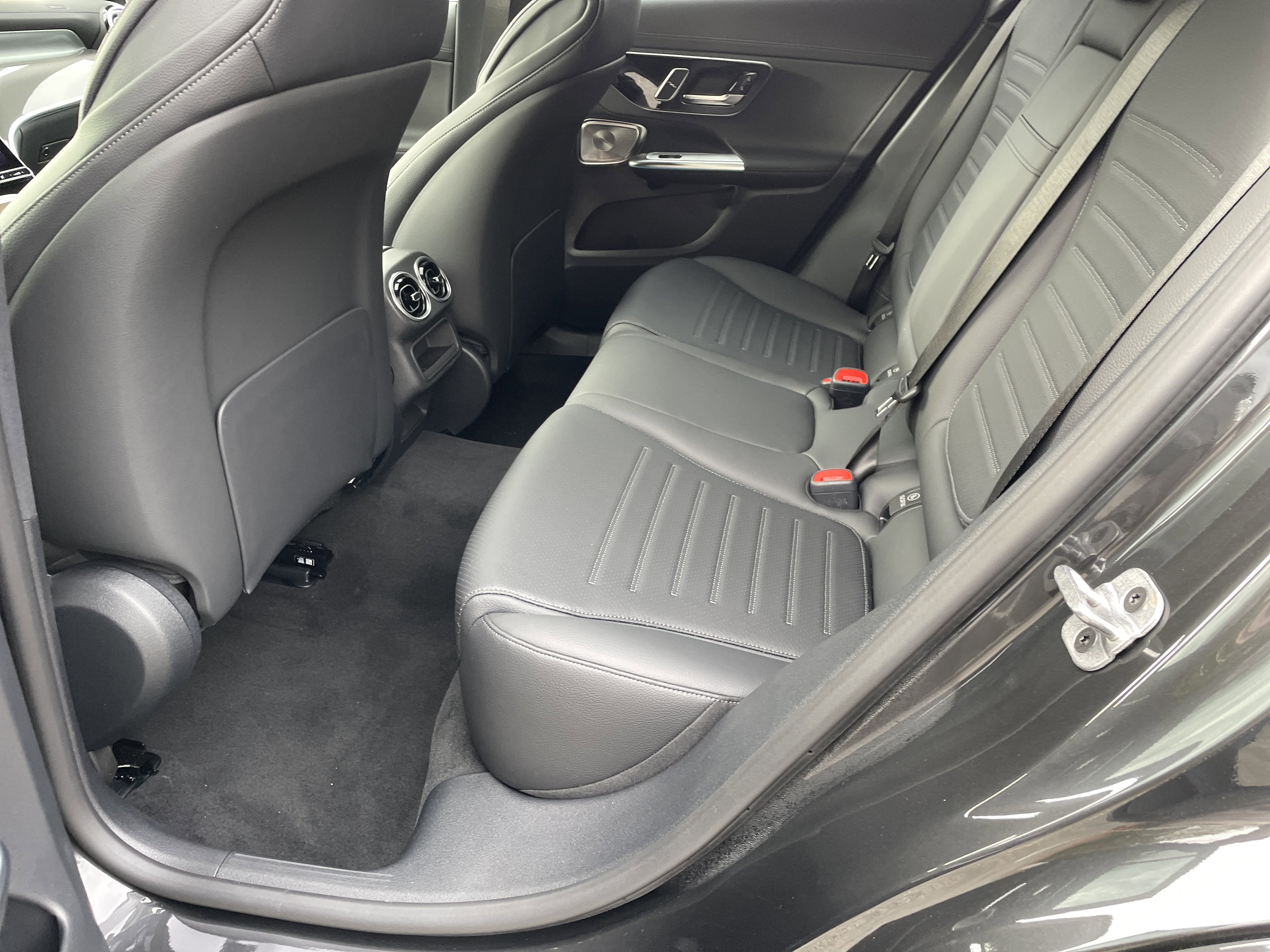 New 2026 Mercedes-Benz GLC 300 4MATIC image 36