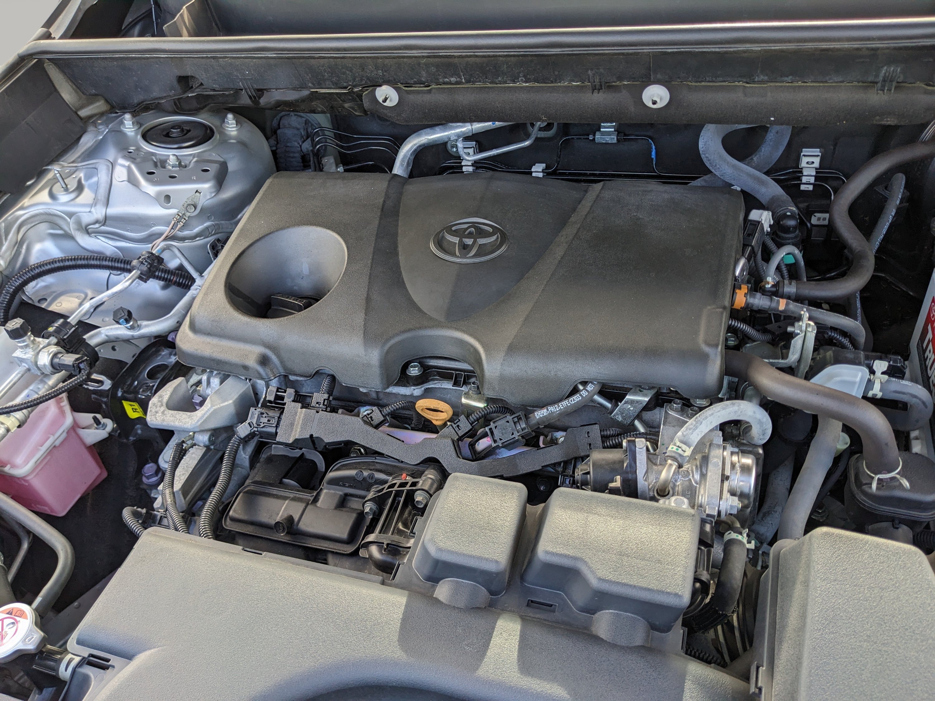 Used 2022 Toyota RAV4 XLE FWD image 10