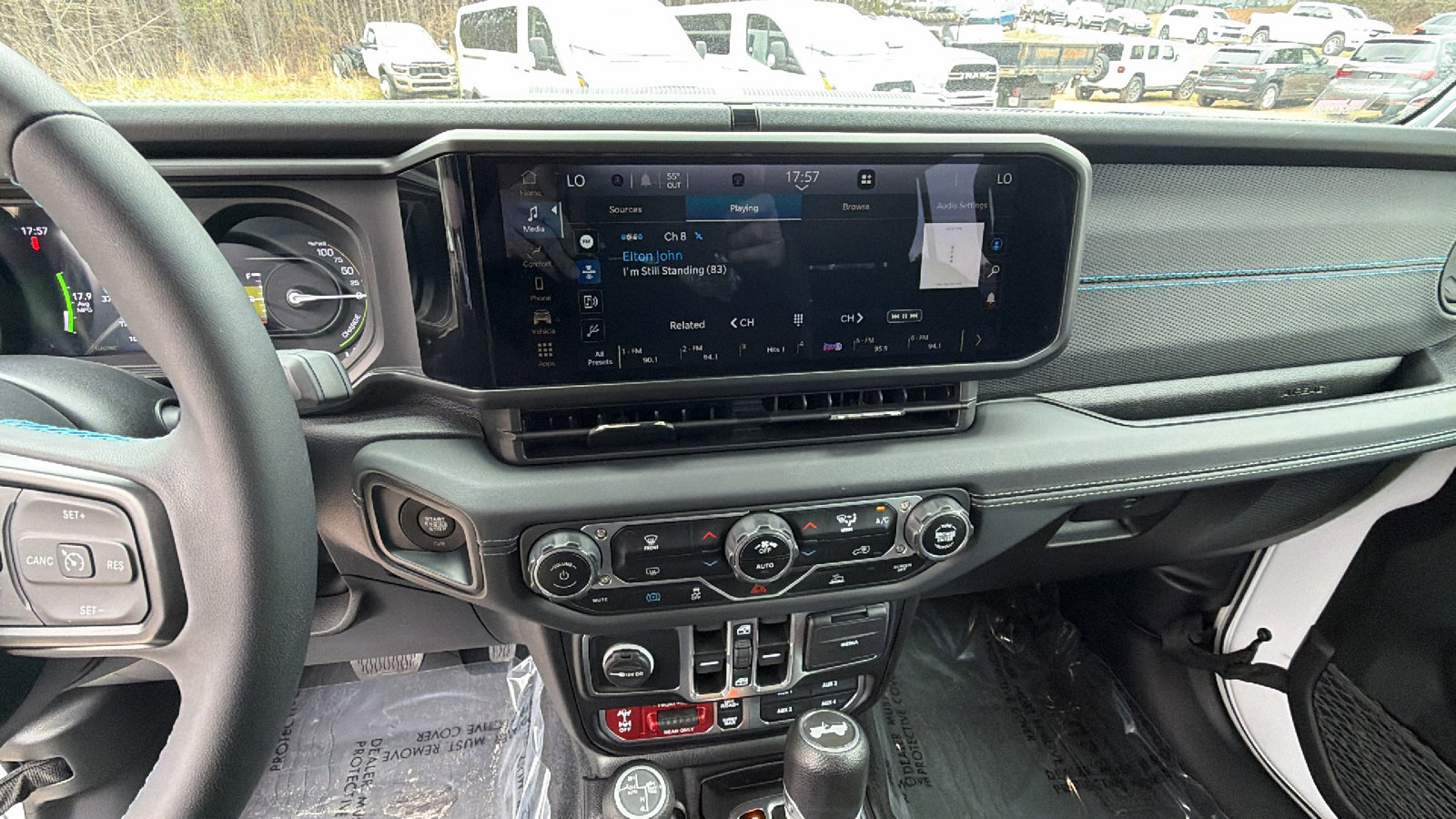 Used 2024 Jeep Wrangler Unlimited Rubicon 4xe image 31