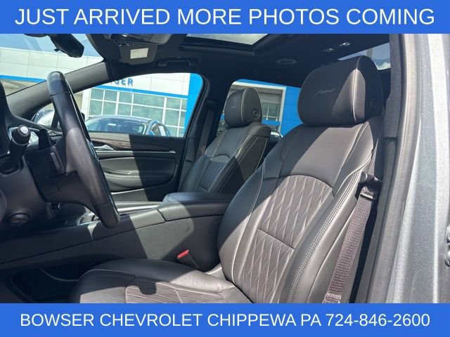 Used 2024 Buick Enclave Avenir image 2