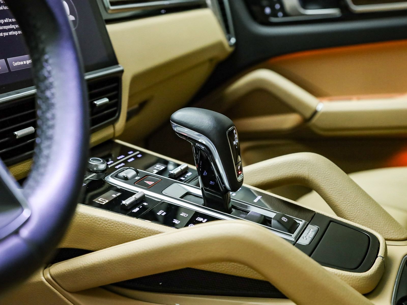 Certified 2022 Porsche Cayenne Platinum Edition image 28