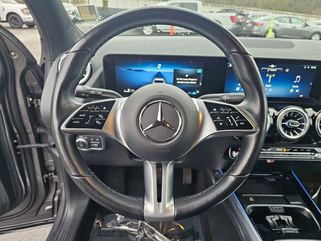 Used 2025 Mercedes-Benz GLA 250 4MATIC image 11