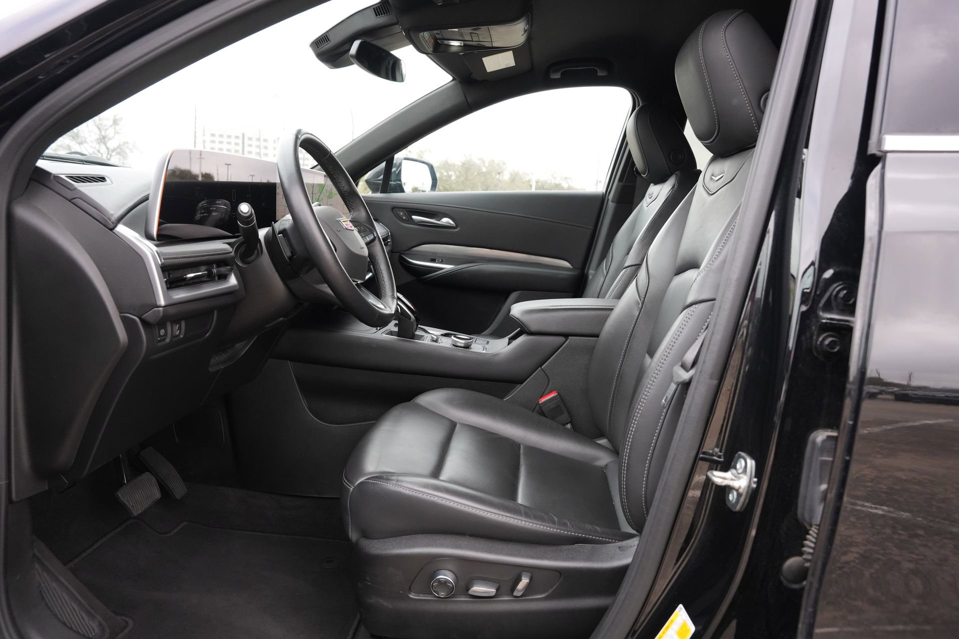 Certified 2025 Cadillac XT4 Premium Luxury image 18