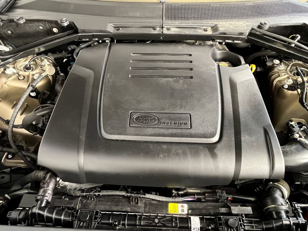 Used 2026 Land Rover Defender 110 S AWD/4WD image 15