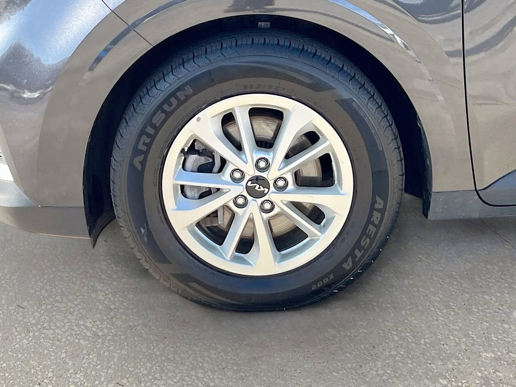 Used 2024 Kia Carnival LX image 29