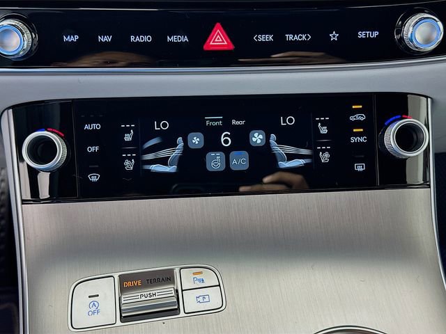 New 2026 Genesis GV70 2.5T Advanced AWD/4WD image 14