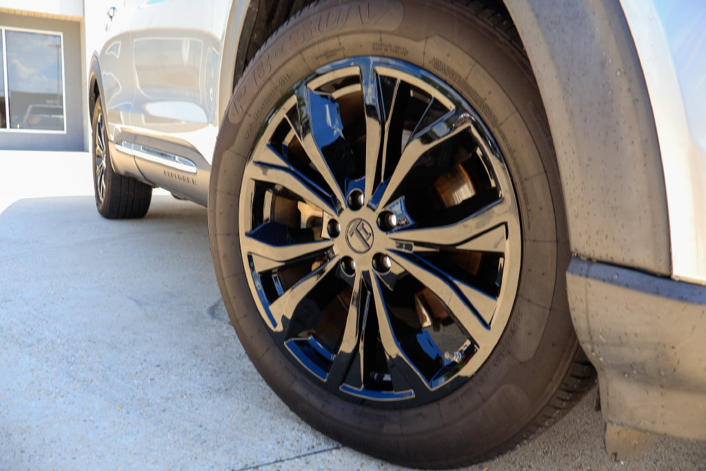 Used 2020 Ford Explorer XLT w/ Equipment Group 202A RWD image 28