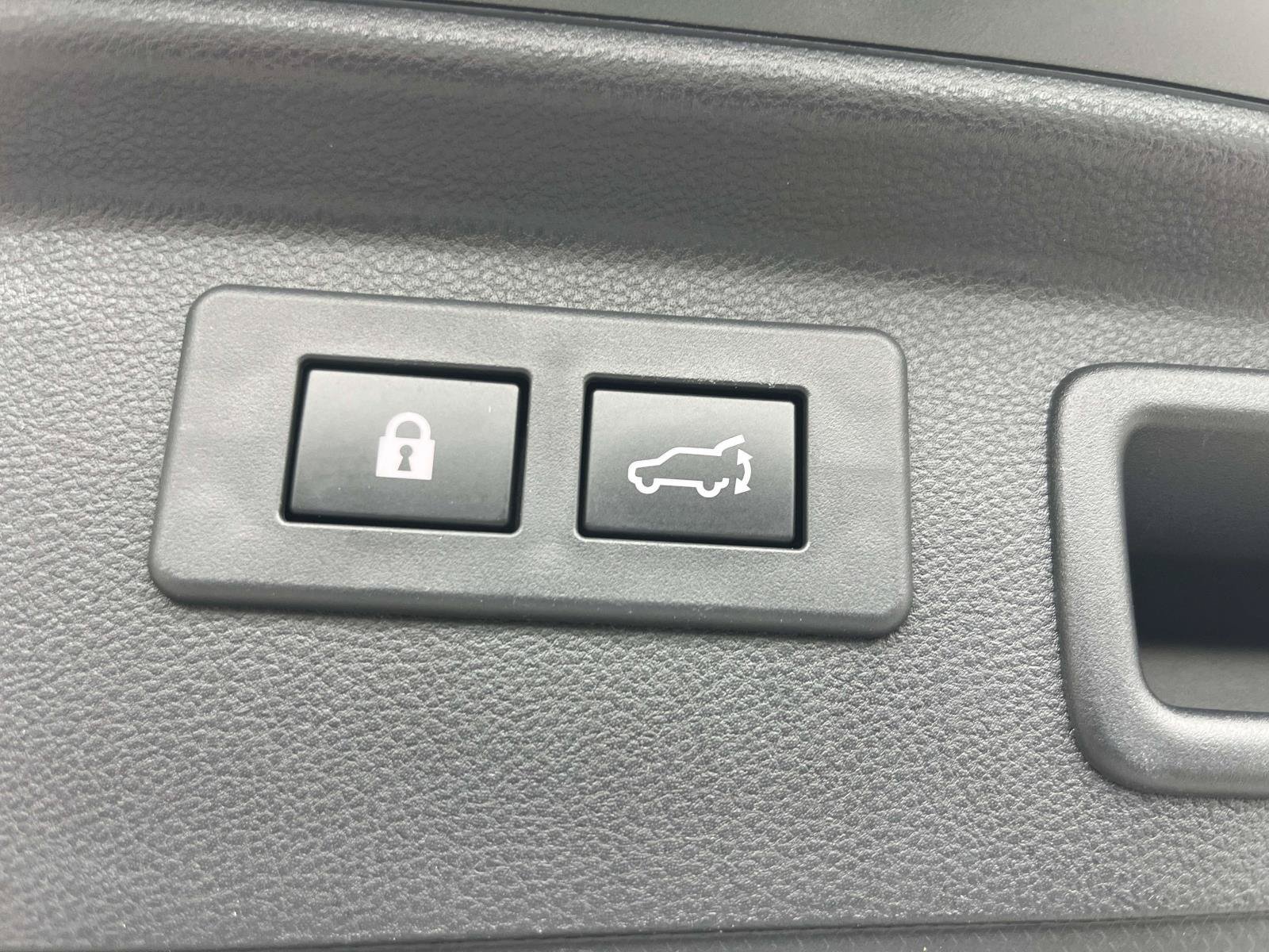 Used 2023 Subaru Forester Limited AWD/4WD image 11