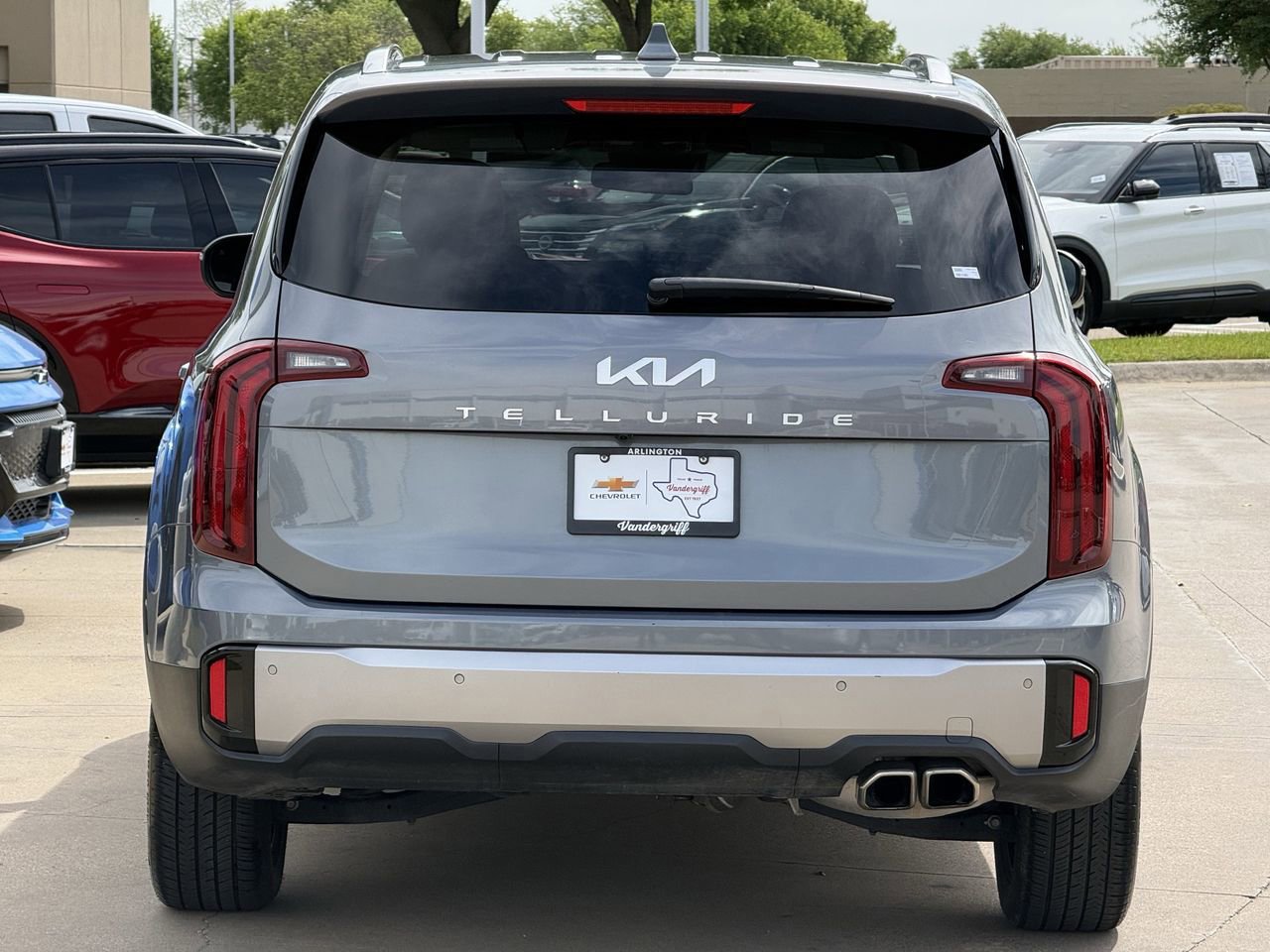 Used 2025 Kia Telluride S FWD image 5